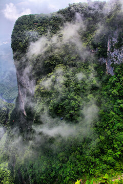 张家界天门山悬崖