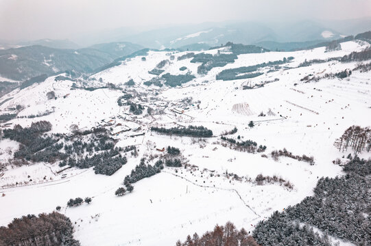 吉林松岭雪村冬季东北农村雪景