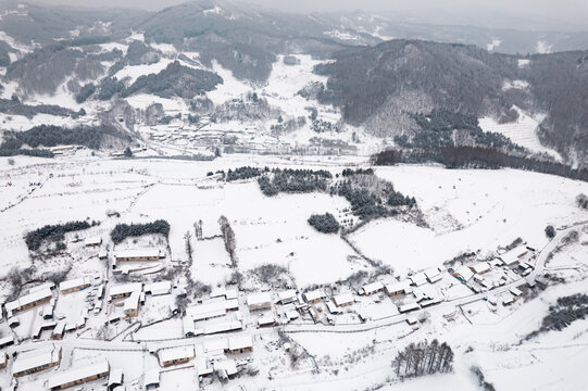 吉林松岭雪村冬季东北农村雪景