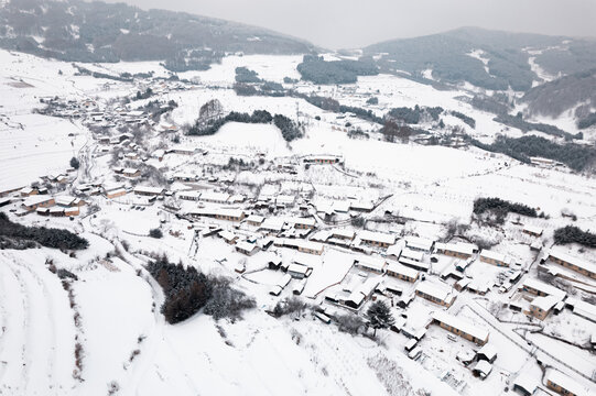 吉林松岭雪村冬季东北农村雪景