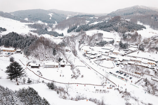 吉林松岭雪村冬季东北农村雪景