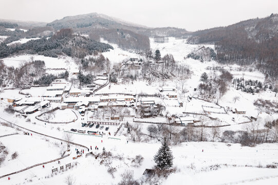 吉林松岭雪村冬季东北农村雪景