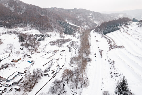 吉林松岭雪村冬季东北农村雪景