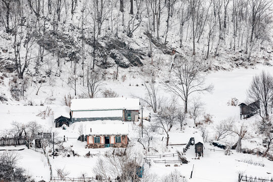 吉林松岭雪村冬季东北农村雪景