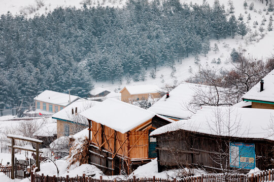 吉林松岭雪村冬季东北农村雪景