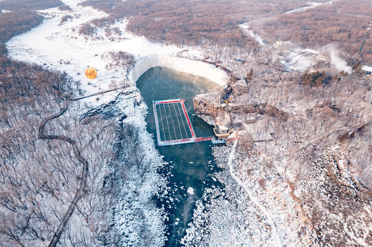 镜泊湖冬季旅游吊水楼冰瀑布