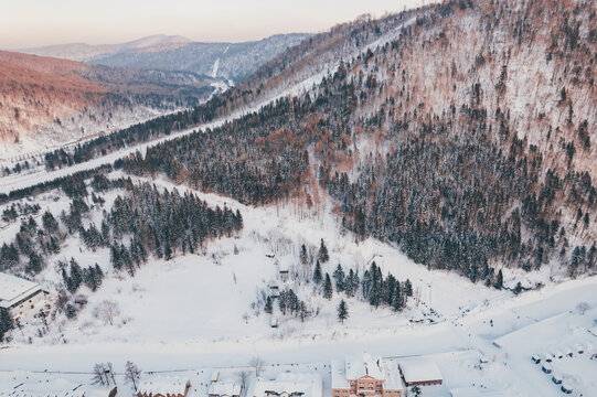 航拍雪乡雪景旅游民宿东北农村