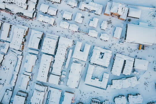 航拍雪乡雪景旅游民宿东北农村