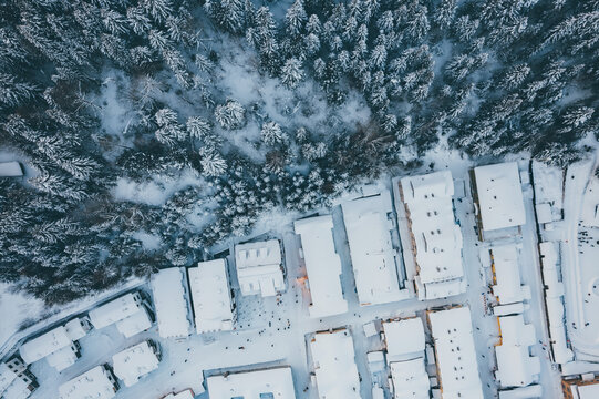 航拍雪乡雪景旅游民宿东北农村