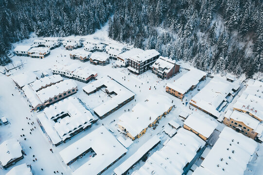 航拍雪乡雪景旅游民宿东北农村