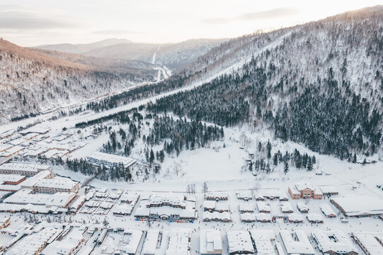 航拍雪乡雪景旅游民宿东北农村