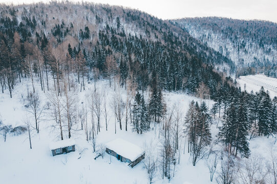 航拍雪乡雪景旅游民宿东北农村