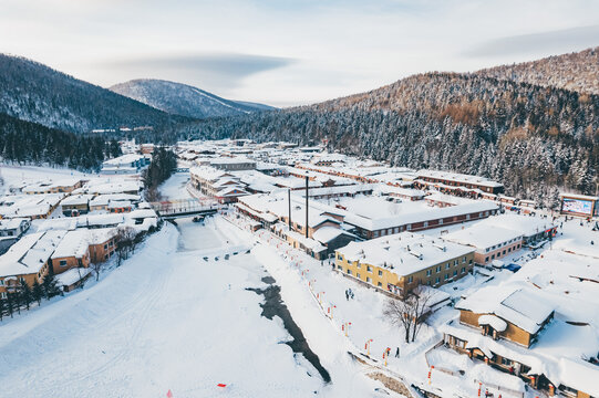 航拍雪乡雪景旅游民宿东北农村