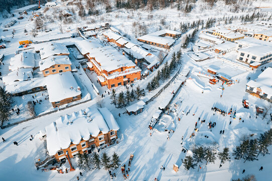 航拍雪乡雪景旅游民宿东北农村