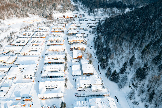 航拍雪乡雪景旅游民宿东北农村