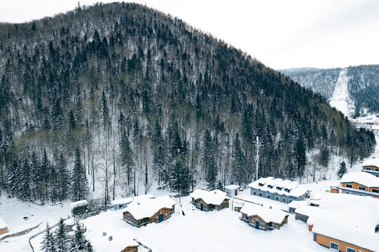 航拍雪乡雪景旅游民宿东北农村