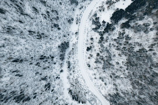 航拍雪乡雪景旅游民宿东北农村