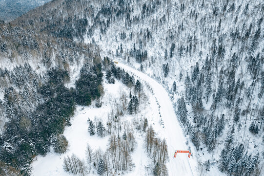 航拍雪乡雪景旅游民宿东北农村