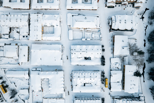 航拍雪乡雪景旅游民宿东北农村