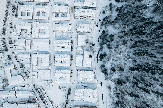 航拍雪乡雪景旅游民宿东北农村