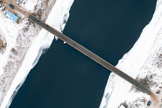 吉林雾凇岛雪后桥梁航拍