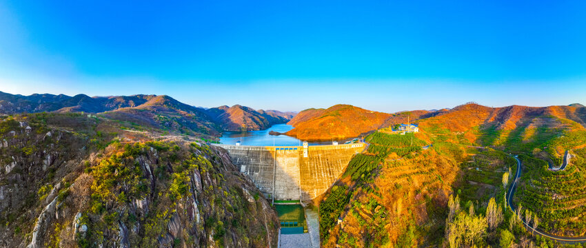 五莲龙潭湖景区