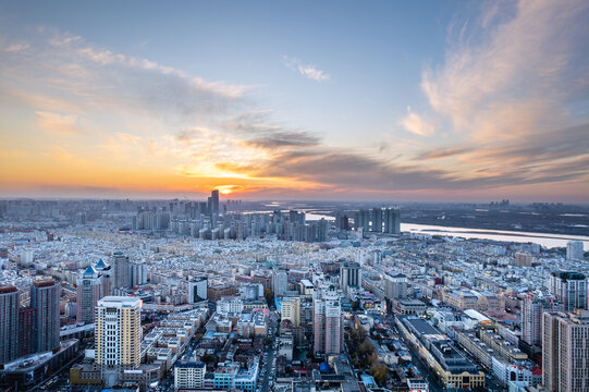 中国黑龙江哈尔滨松花江畔风景