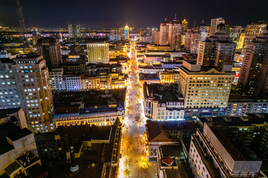 中国黑龙江哈尔滨中央大街夜景