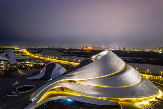 中国黑龙江哈尔滨大剧院夜景航拍