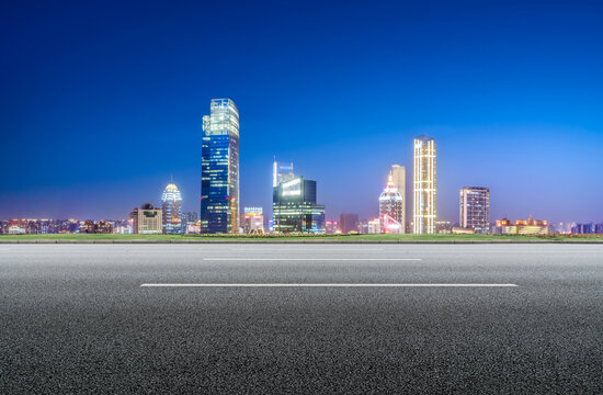 城市道路与城市夜景