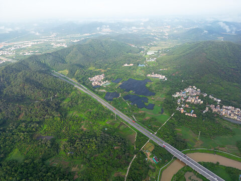 山区乡镇高速公路