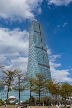 廈門集美區(qū)藍天白云都市風景