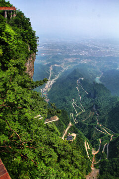 天门山盘山公路