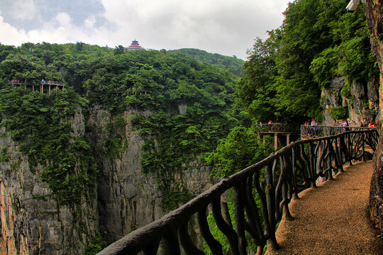 张家界天门山栈道