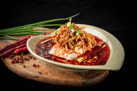 红油鸡丝嫩豆腐