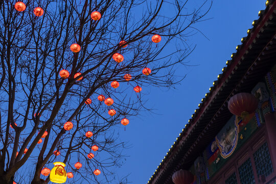 定州崇文街红灯笼与古建筑夜景