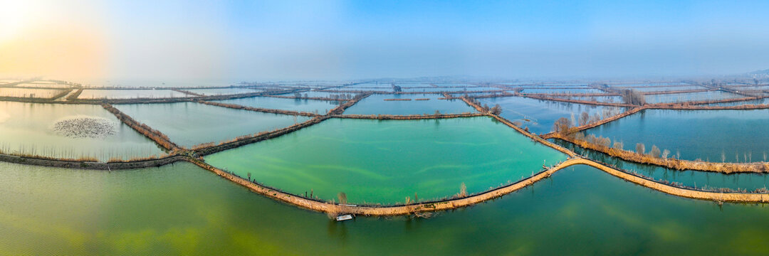 微山湖养殖场全景