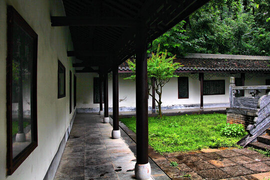 古隆中銅鼓臺(tái)長(zhǎng)廊