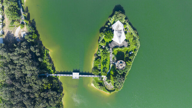 石岩湖温泉渡假村