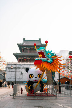 熊猫舞龙春节陈设