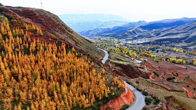 航拍西宁海东扎哈公路秋色秋景