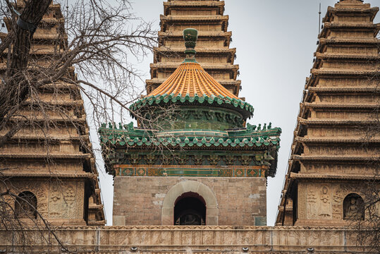 北京五塔寺石刻古建筑风光