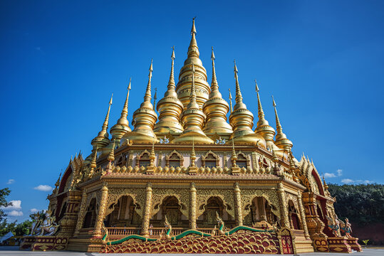 景洪大佛寺大金塔建筑风光