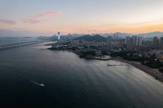 大连地标星海公园航拍城市风光