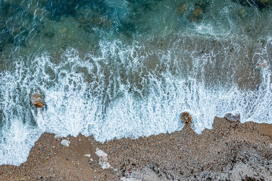 无人机俯拍航拍海浪花