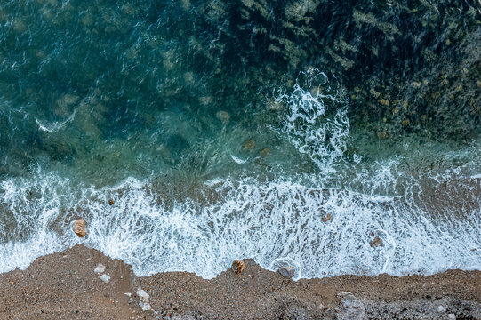 无人机俯拍航拍海浪花