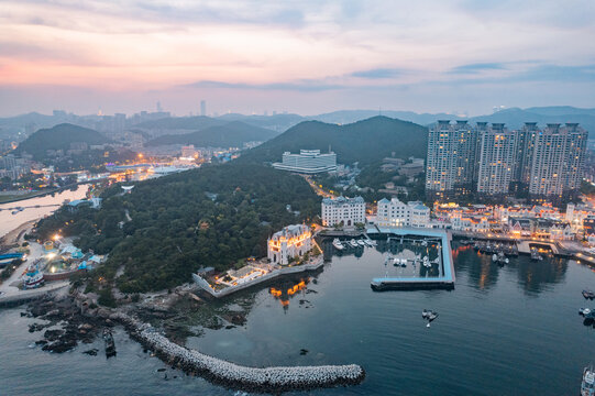 大连老虎滩渔人码头城市夜景