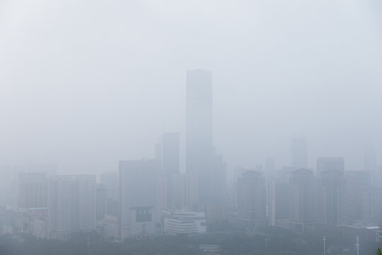 大连地标城市中心雾霾天气