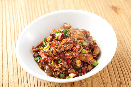 小炒黑腳雞