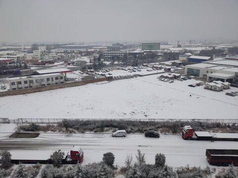 雪后马路